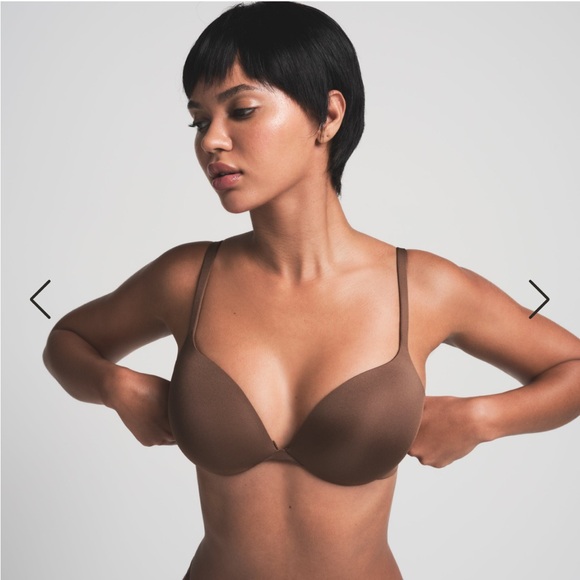 Skims Ultimate Teardrop Push-up Bra 38C
Jasper Brown - Picture 2 of 5